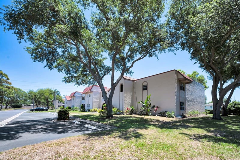 9700 Starkey Rd #228, Seminole, FL 33777