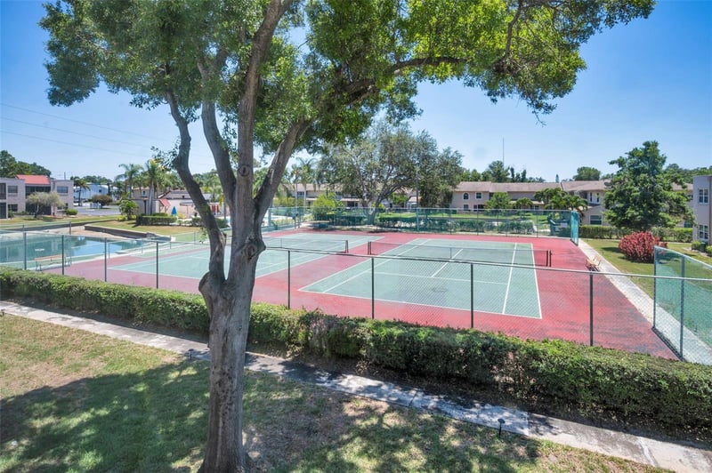 9700 Starkey Rd #228, Seminole, FL 33777