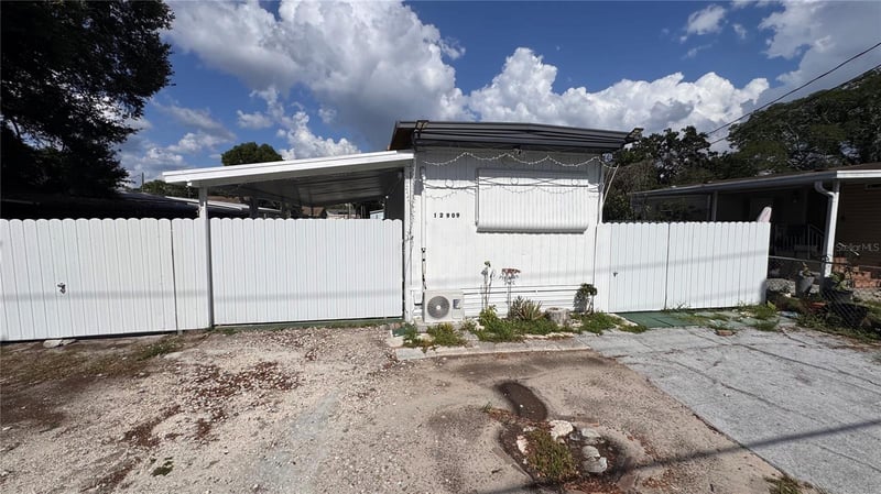 12909 Four Oaks Rd, Tampa, FL 33624