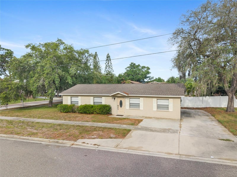 1221 Court St, Tarpon Springs, FL 34689