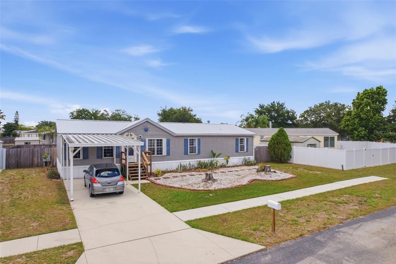 10407 Goshawk Dr, Riverview, FL 33578