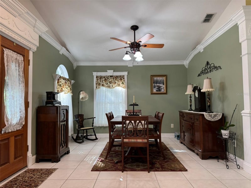 9814 Oslin St, Tampa, FL 33615