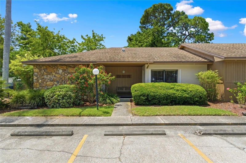 10825 Seminole Blvd #1, Largo, FL 33778