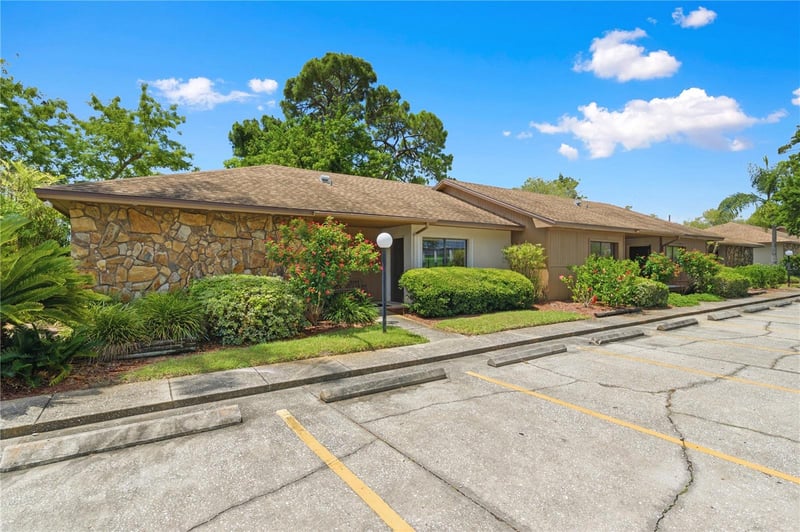 10825 Seminole Blvd #1, Largo, FL 33778