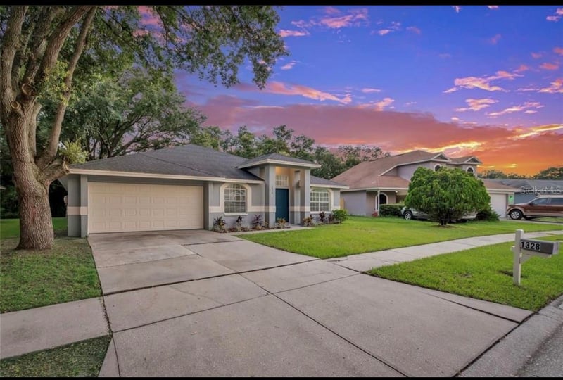 1328 Gangplank Dr, Valrico, FL 33594