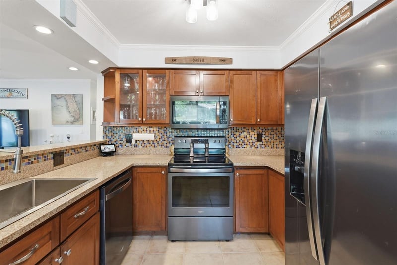 961 Lexington Dr, Dunedin, FL 34698
