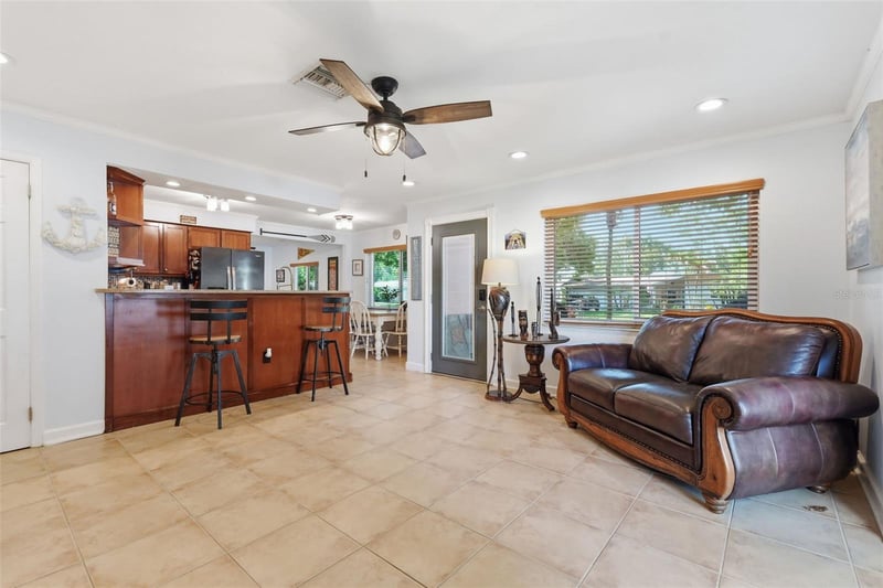 961 Lexington Dr, Dunedin, FL 34698