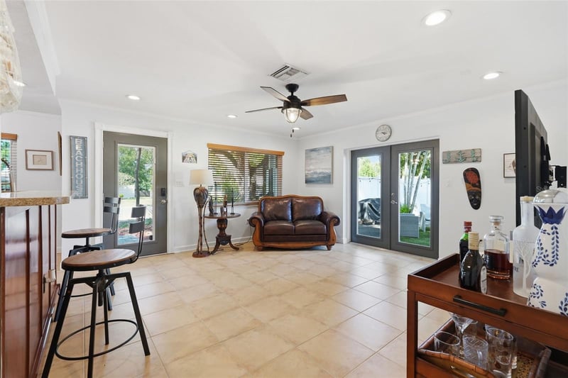 961 Lexington Dr, Dunedin, FL 34698