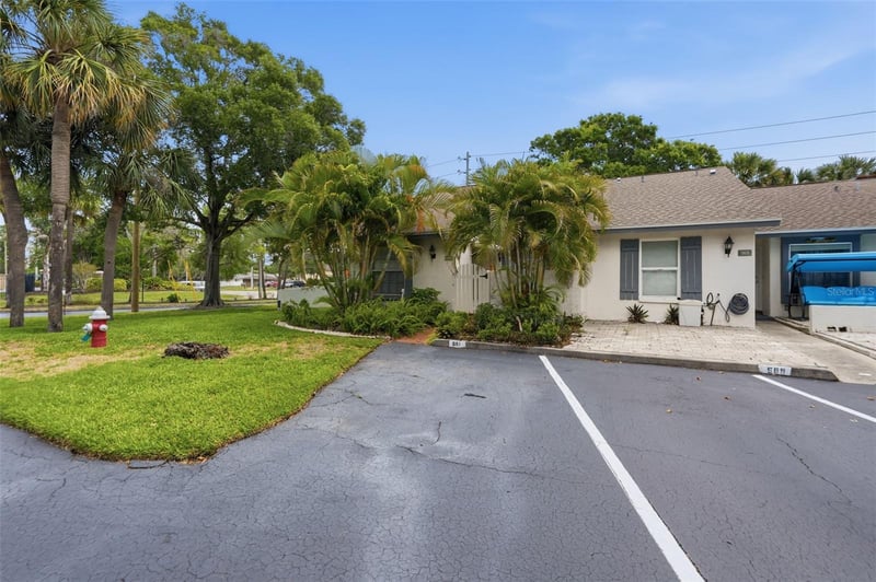 561 Laguna Vista Ct, Largo, FL 33771
