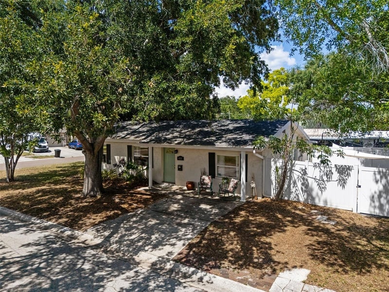 6737 Laurel St, St Petersburg, FL 33702