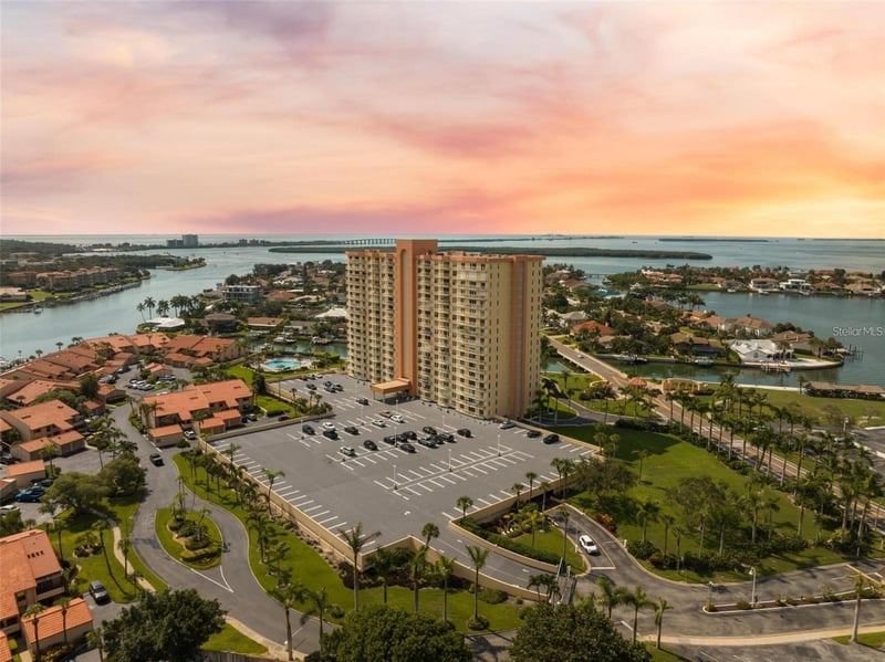 4900 Brittany Dr #801, St Petersburg, FL 33715