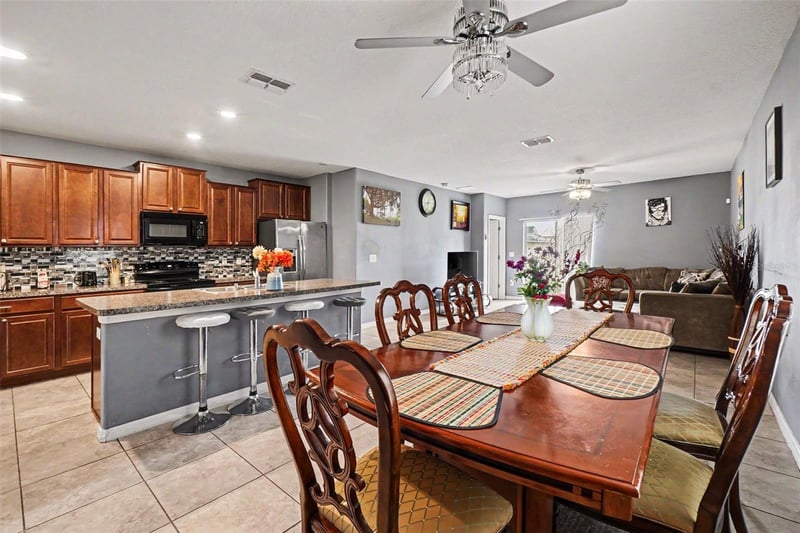 6711 Blue Moon Way, Sun City Center, FL 33573