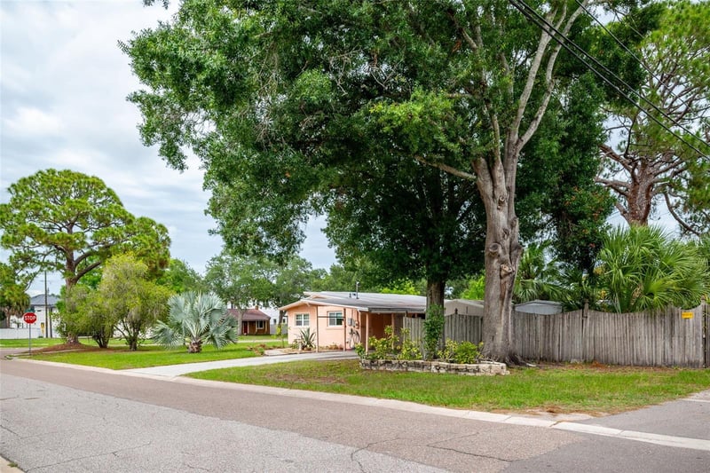 494 34th Ave, St Petersburg, FL 33704