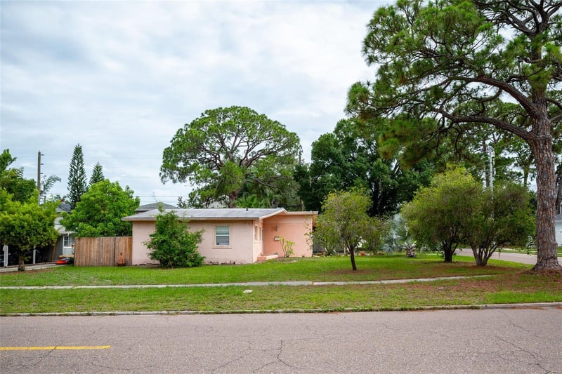 494 34th Ave, St Petersburg, FL 33704