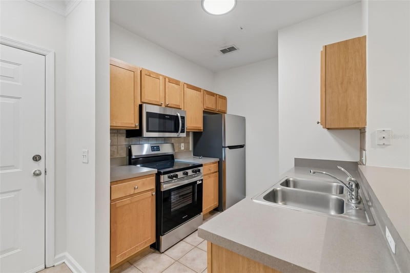 4207 Dale Mabry Hw #8302, Tampa, FL 33611