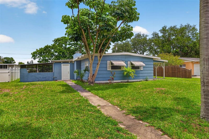 6819 Meadowlawn Dr, St Petersburg, FL 33702