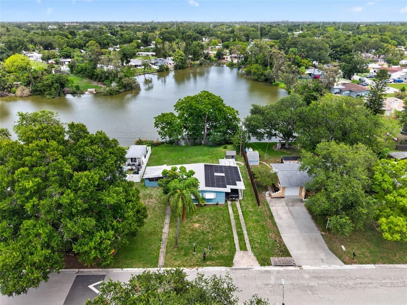 6819 Meadowlawn Dr, St Petersburg, FL 33702