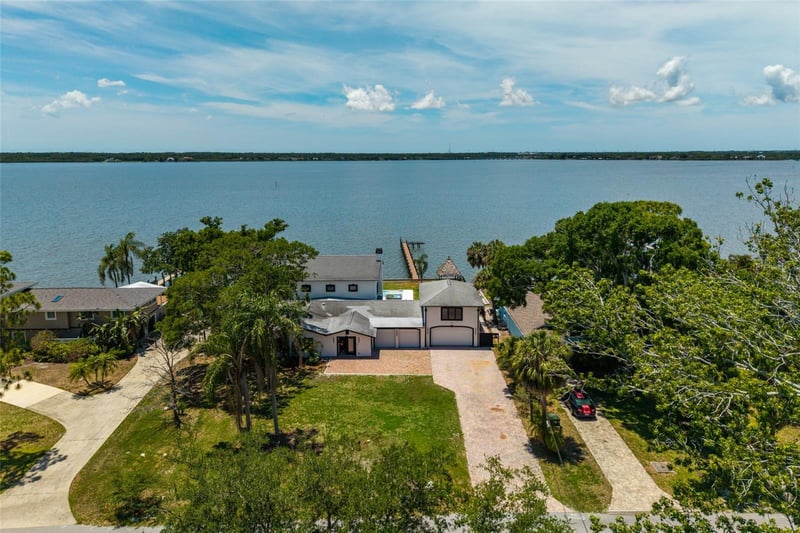 412 Shore Dr, Oldsmar, FL 34677