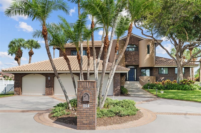 833 Ponce De Leon Dr, Tierra Verde, FL 33715