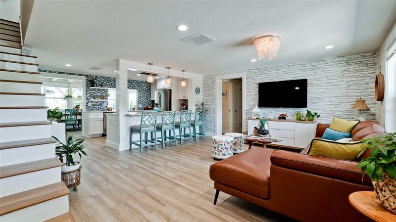 522 68th St, Holmes Beach, FL 34217