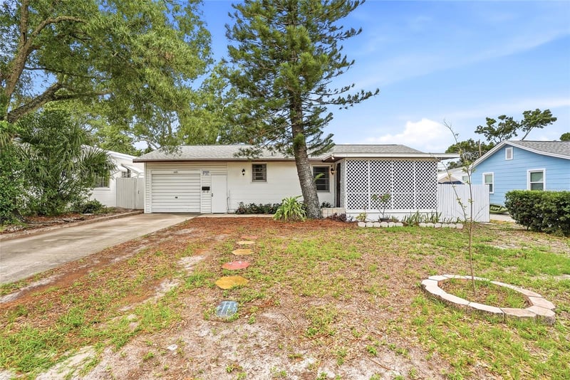 1433 De Leon St, Clearwater, FL 33756