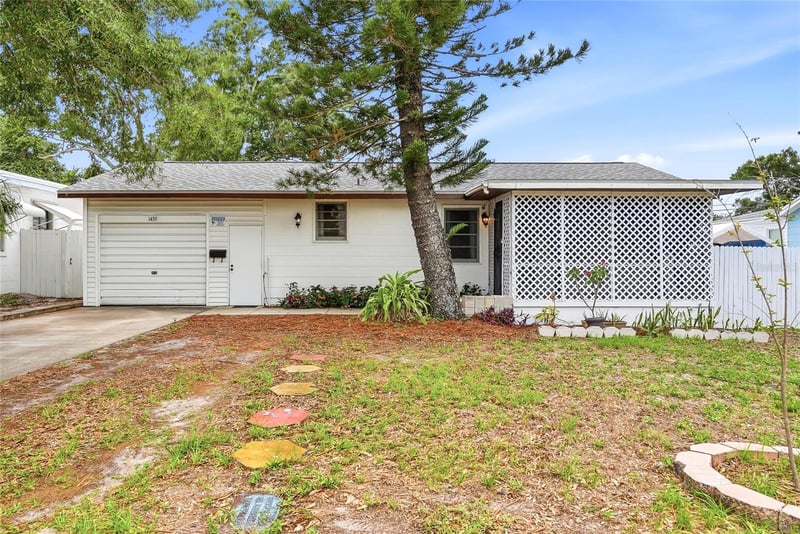 1433 De Leon St, Clearwater, FL 33756