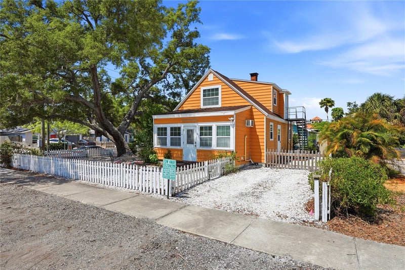 5407 29th Ave, Gulfport, FL 33707