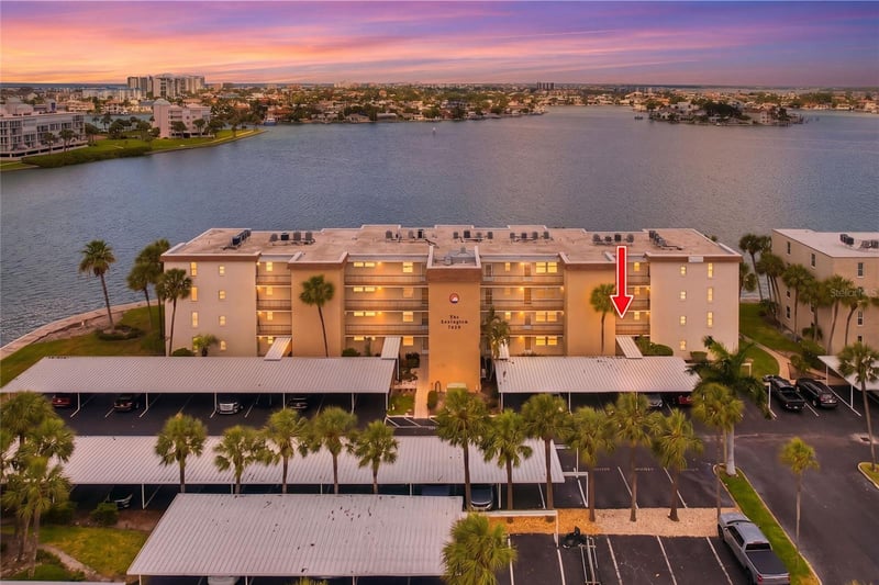 7920 Sun Island Dr #202, South Pasadena, FL 33707