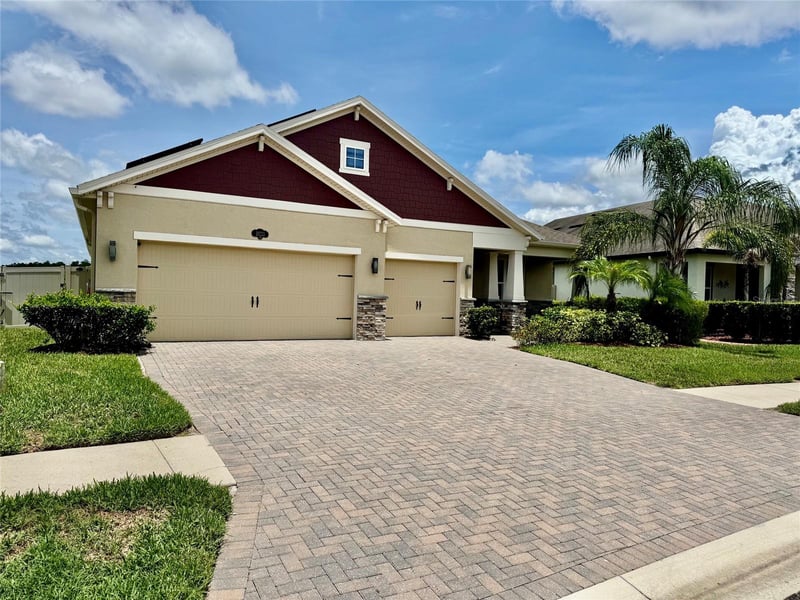 18233 Roseate Dr, Lutz, FL 33558