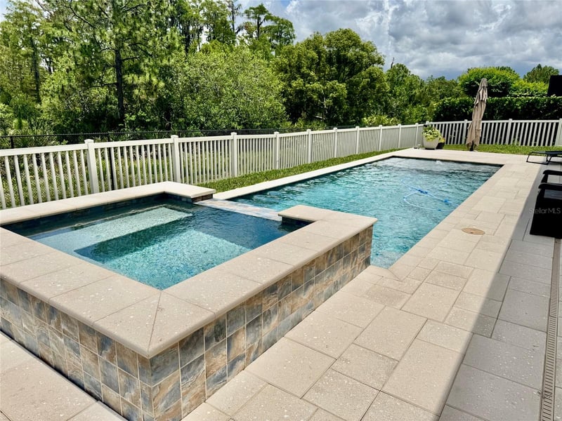 18233 Roseate Dr, Lutz, FL 33558