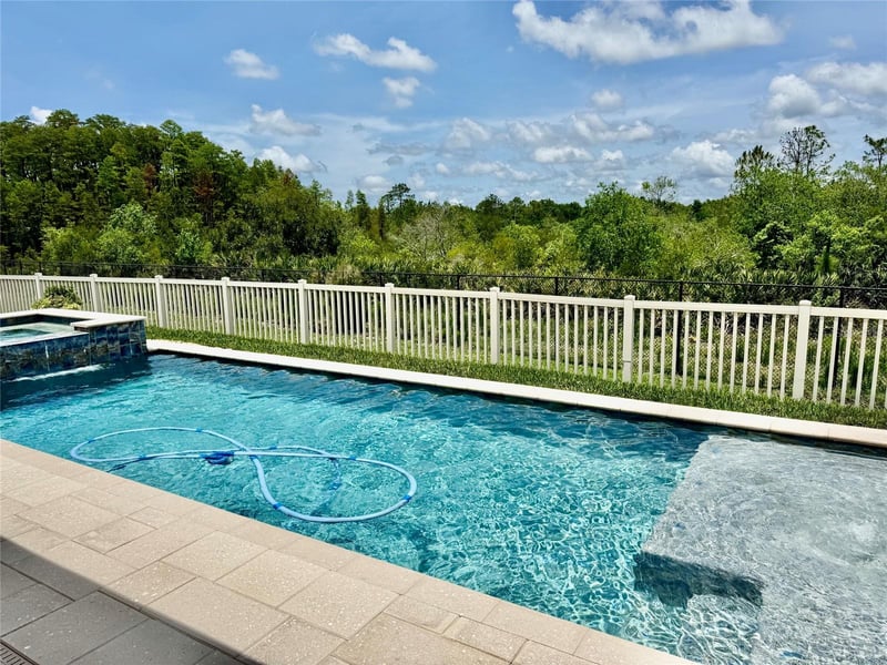 18233 Roseate Dr, Lutz, FL 33558