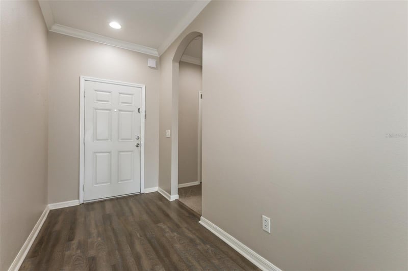 814 Coade Stone Dr, Seffner, FL 33584