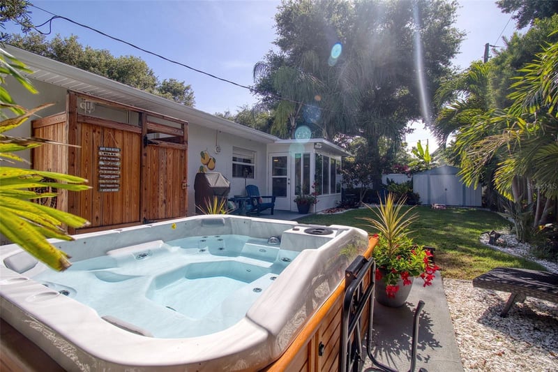 128 Edgewater Ter, Dunedin, FL 34698