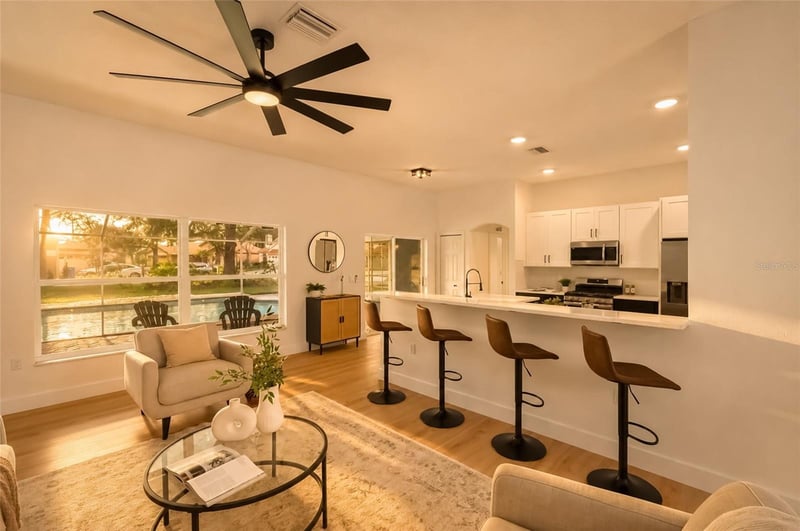 10117 Whisper Pointe Dr, Tampa, FL 33647