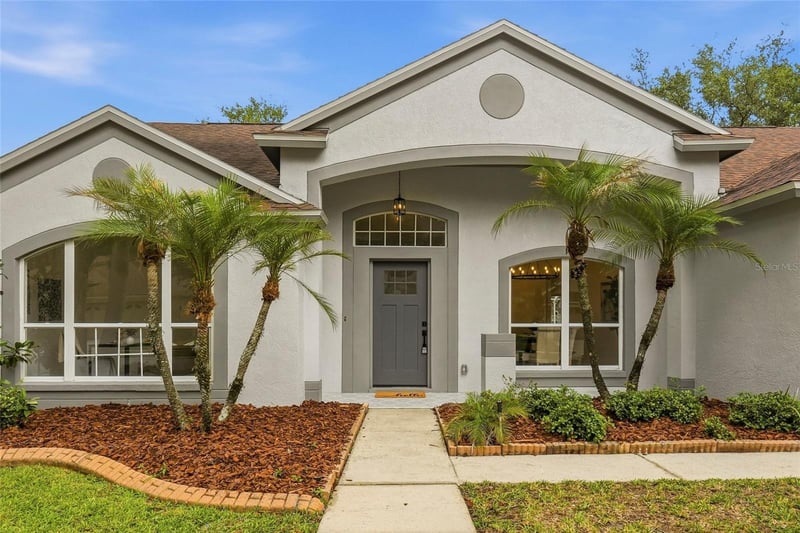 10117 Whisper Pointe Dr, Tampa, FL 33647