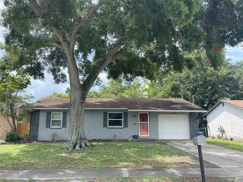 5520 71st Ave, Pinellas Park, FL 33781
