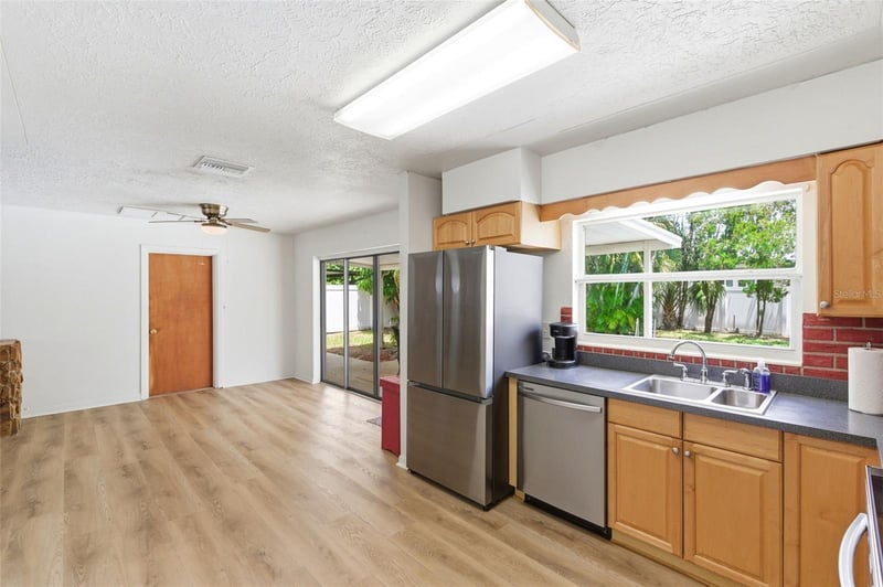 10651 125th Ave, Largo, FL 33773