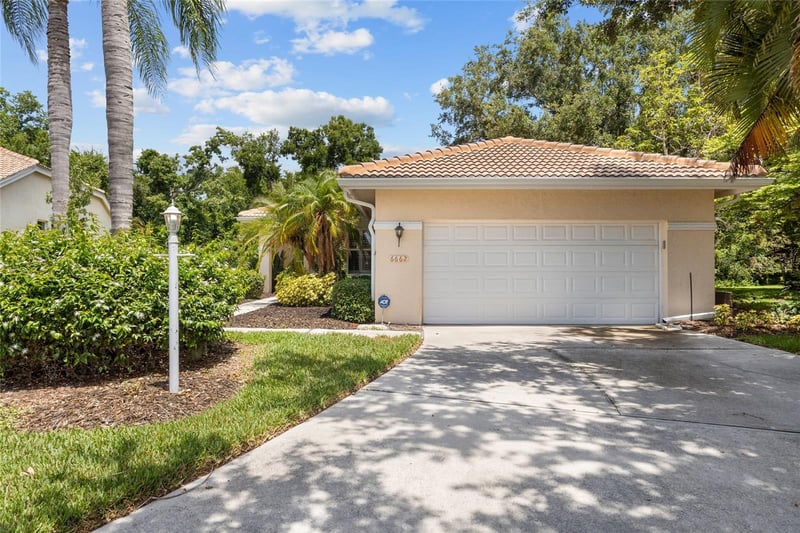 6662 Oakbrooke Cir, Bradenton, FL 34202