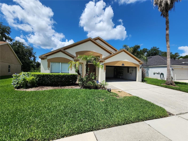 30702 Iverson Dr, Wesley Chapel, FL 33543