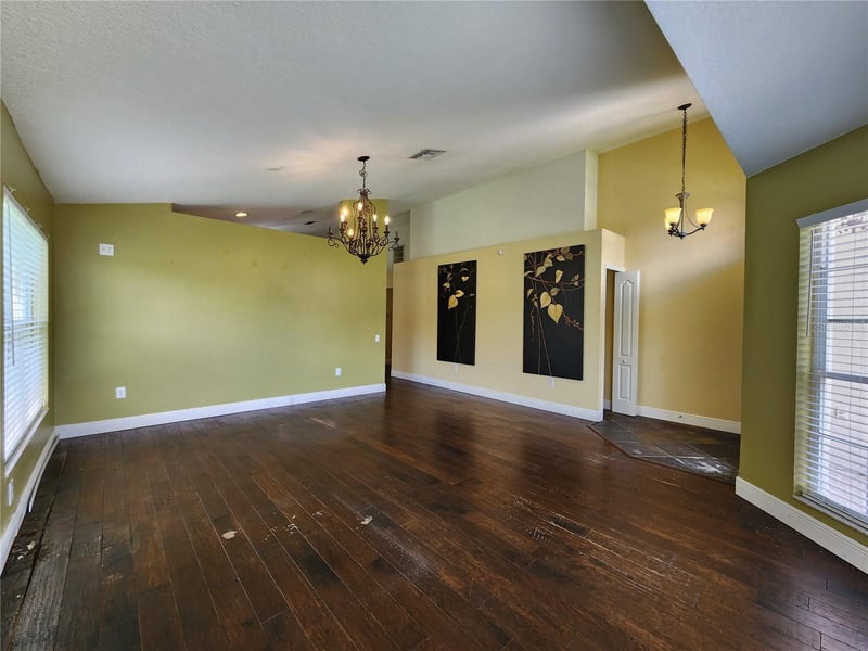 30702 Iverson Dr, Wesley Chapel, FL 33543