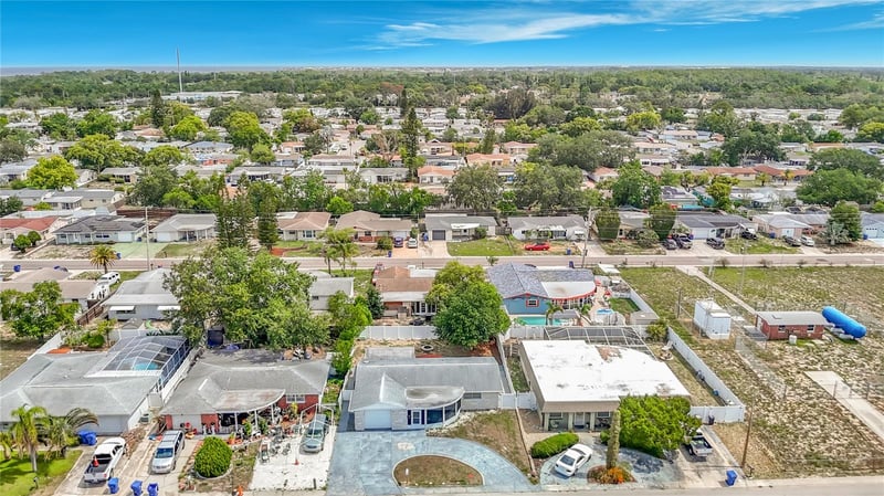 3441 Eisenhower Dr, Holiday, FL 34691