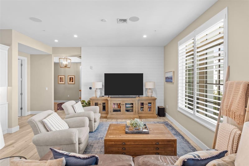 91 Davis Blvd #204, Tampa, FL 33606