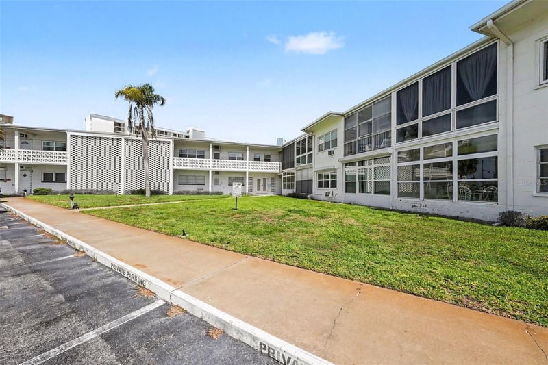 7050 Sunset Way #11, St Pete Beach, FL 33706