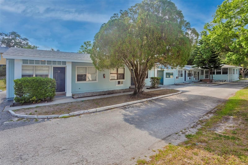 1102 Sunset Point Rd, Clearwater, FL 33755
