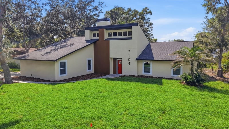 2104 Doefield Ct, Valrico, FL 33596