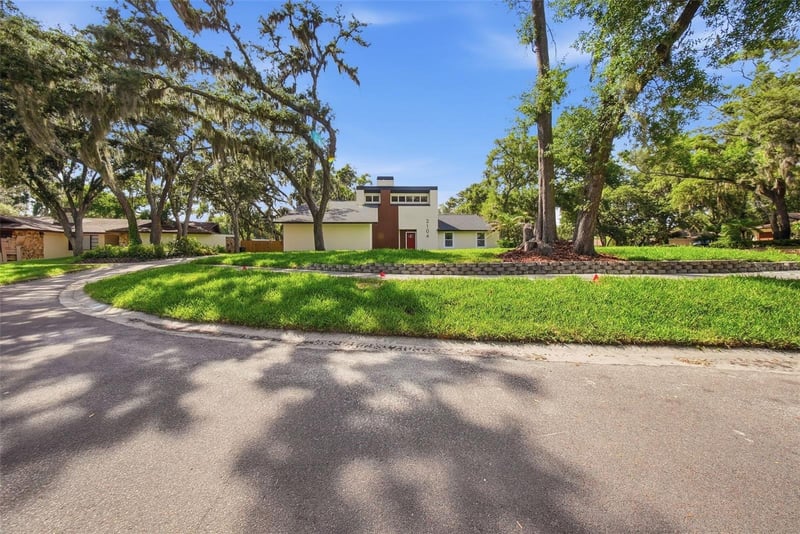2104 Doefield Ct, Valrico, FL 33596