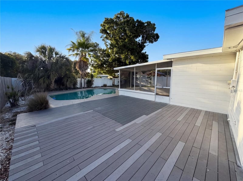 15037 Harding Ave, Clearwater, FL 33760