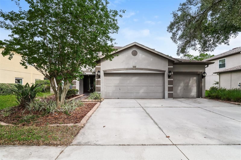 14831 Heronglen Dr, Lithia, FL 33547
