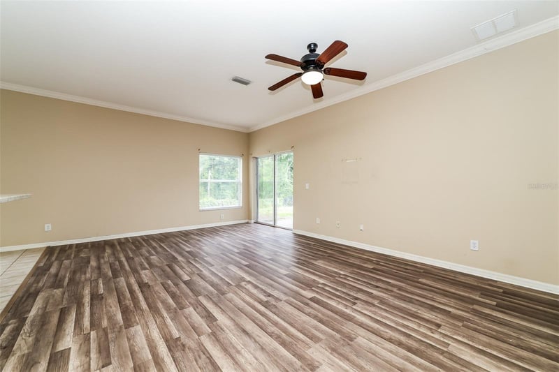 14831 Heronglen Dr, Lithia, FL 33547
