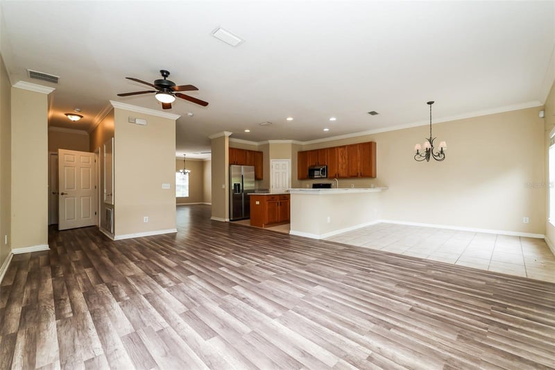 14831 Heronglen Dr, Lithia, FL 33547